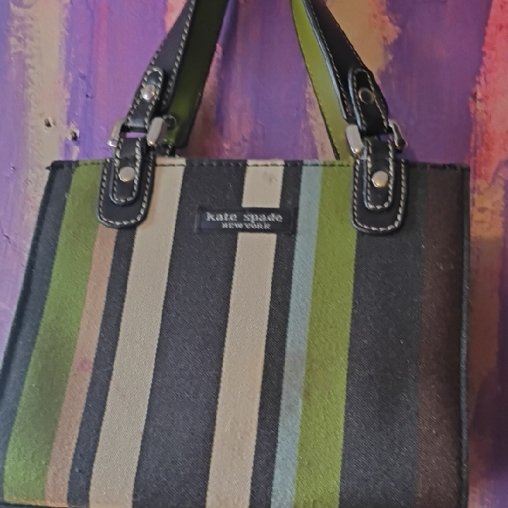 Kate Spade Black and Green Shoulder Bag with Elegant Stripes